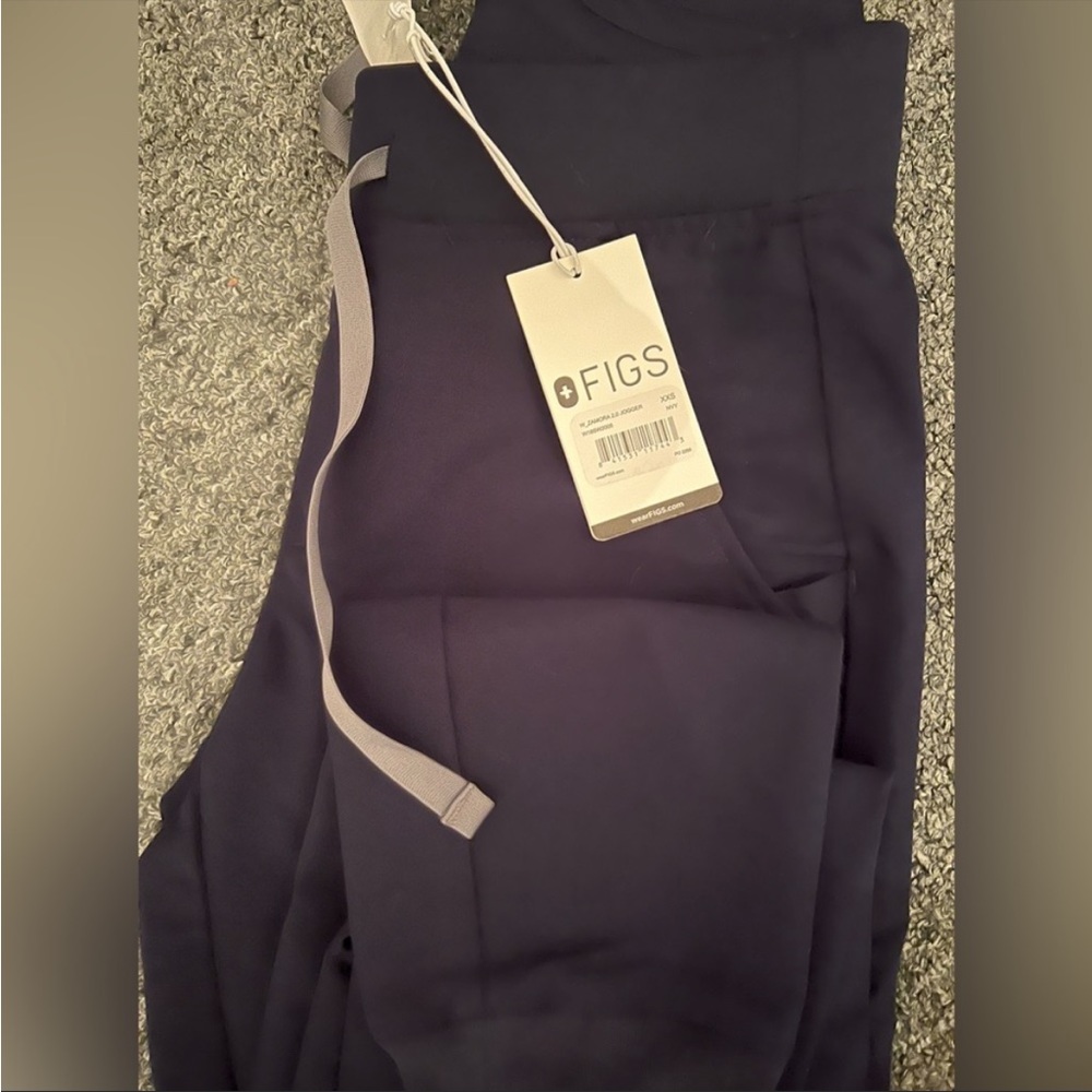 New Navy Zamora 2.0 joggers. Size xxs!